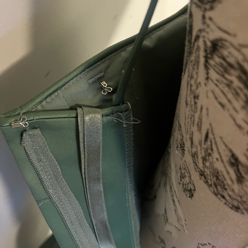 Elegant Green Satin Dress Size 2 - Picture 3 of 14